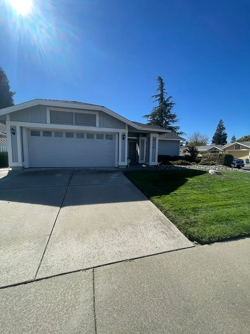 8116 Darien Cir - Sacramento 95828 — Photo 4