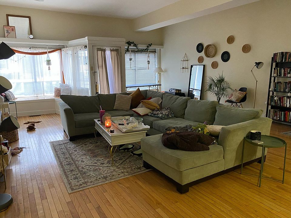1st image of 2553 Indianola Ave