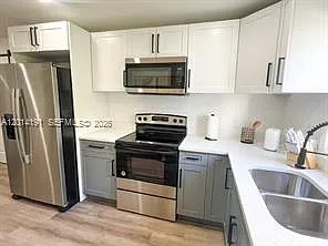 1025 NW 55th St — Photo 9