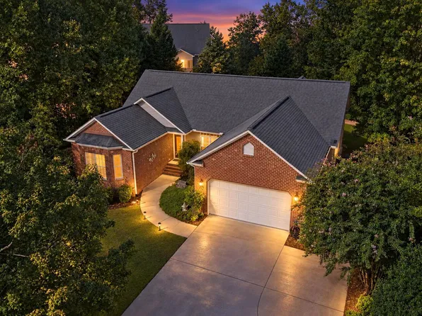 30 Lake View Drive E, Pinehurst, NC 28374