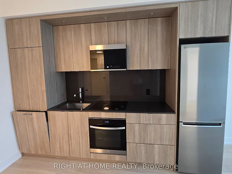 60 Central Park Dr #1707 — Photo 23