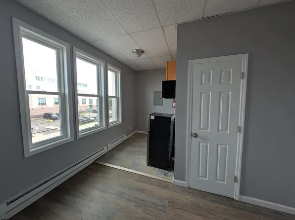 16 N Iowa Ave, Atlantic City, NJ 08401