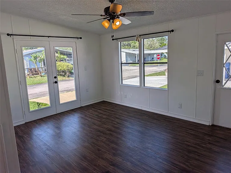 36037 Coleus Ave — Photo 4