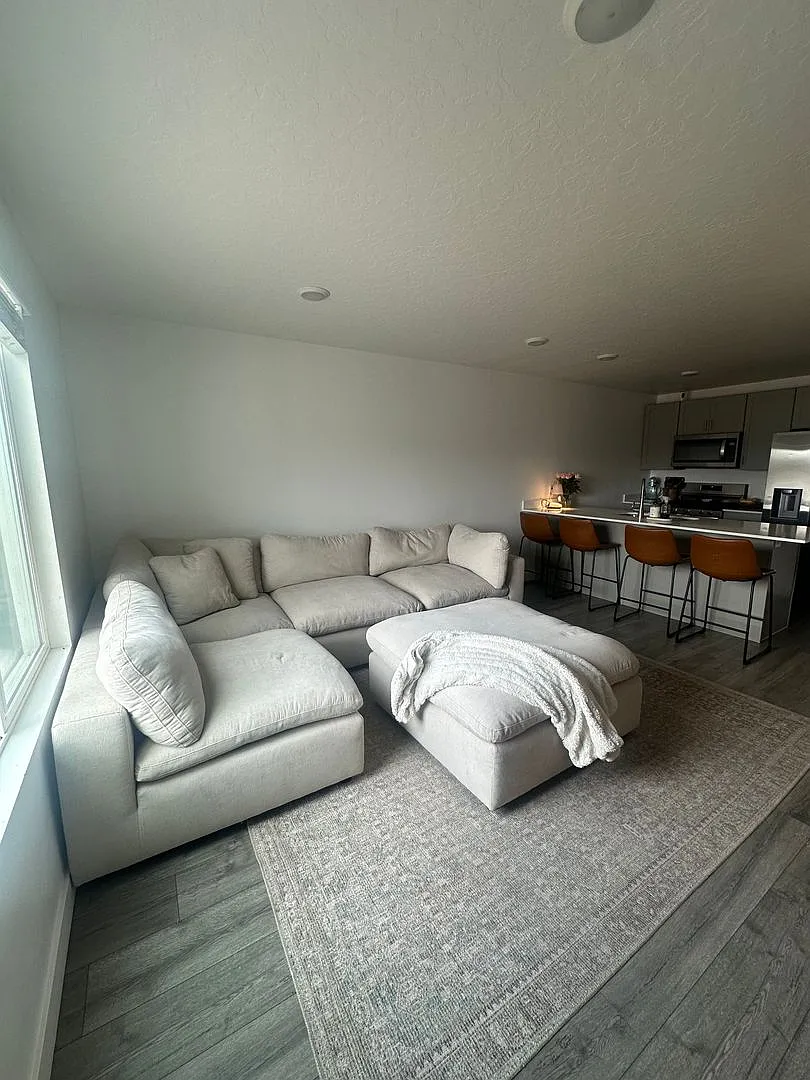 Gorgeous Townhome! — Photo 3