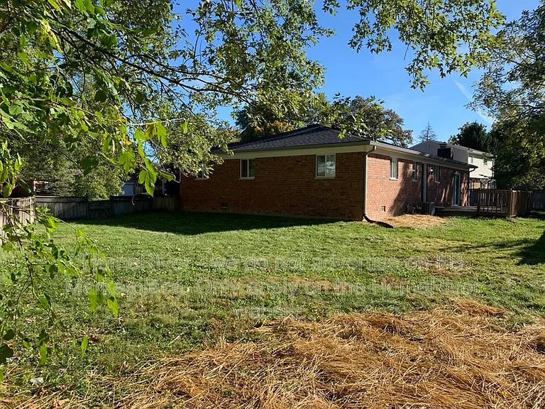 11225 Moores Cir — Photo 21