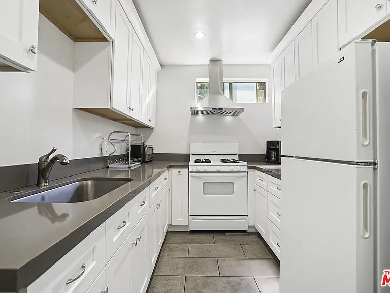 1449 Butler Ave #1B — Photo 16