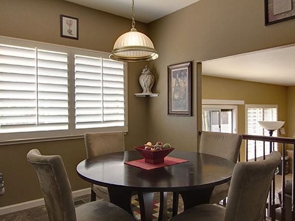 5th image of 687 Bourne Ct