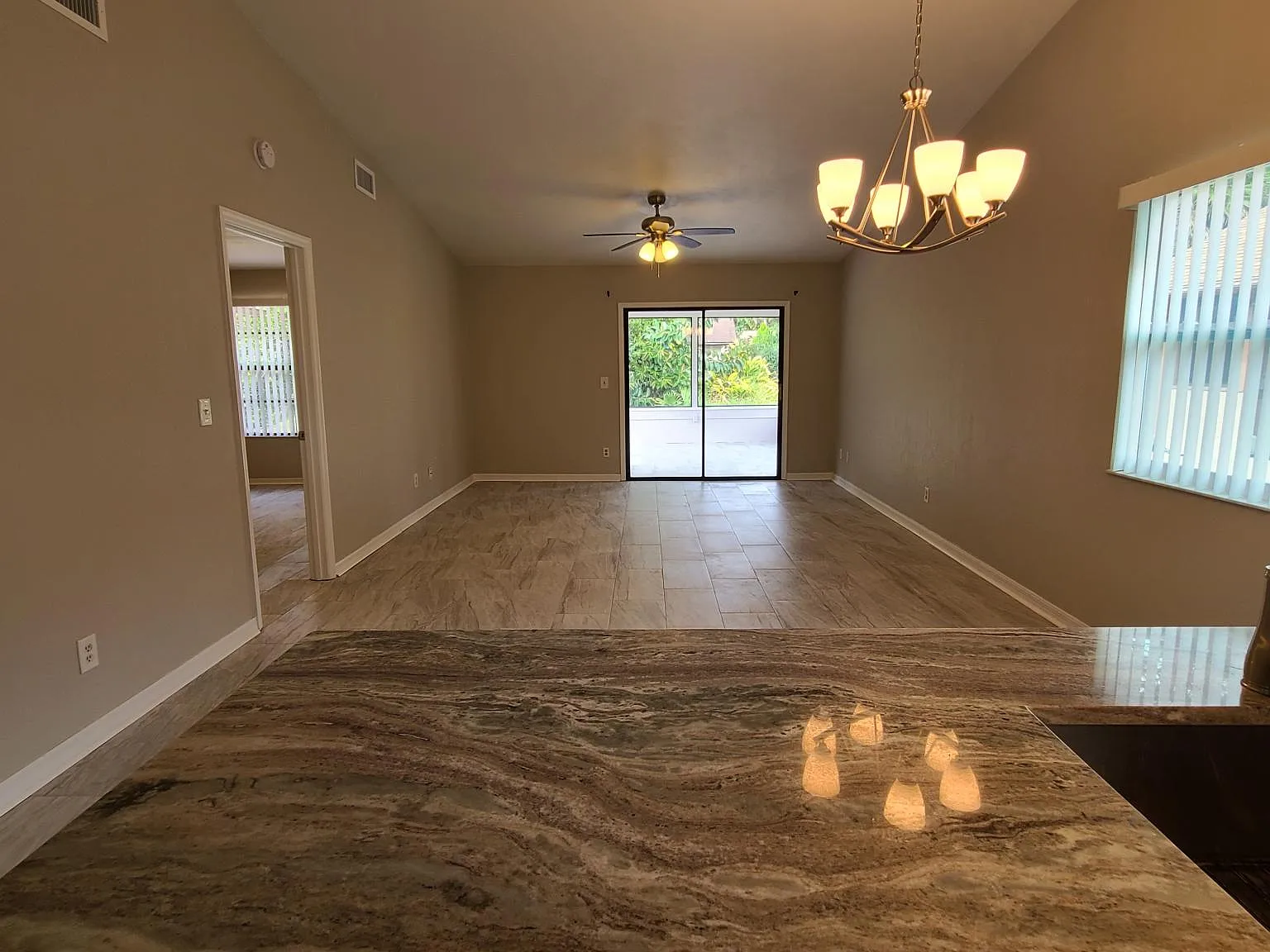 2 bed, 1630 sqft, $1,900 — Photo 3