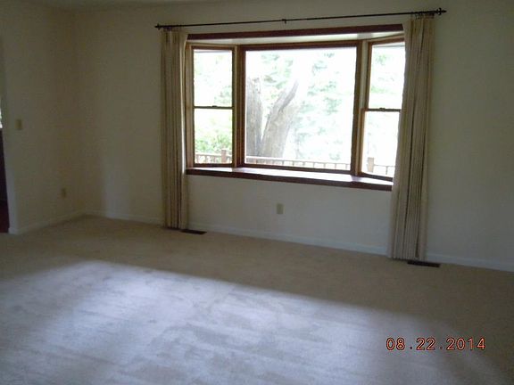 3rd image of 2953 Sherwood Dr