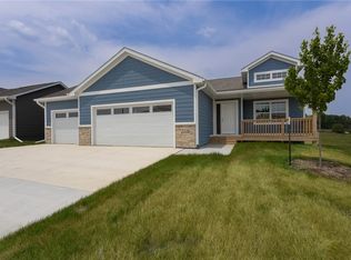 2938 Prairieside Pl, Norwalk, IA 50211