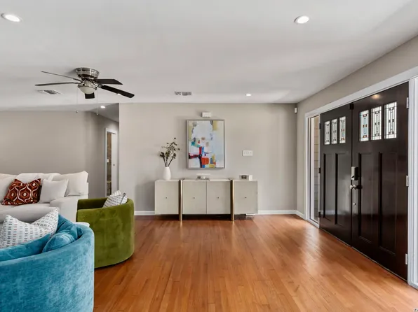 119 Blakeley Dr, San Antonio, TX 78209