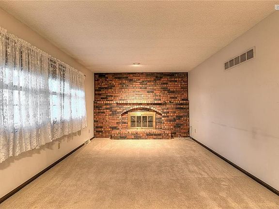 4th image of 810 Platte Ave