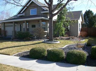 639 E Knoll Dr, Eagle, ID 83616