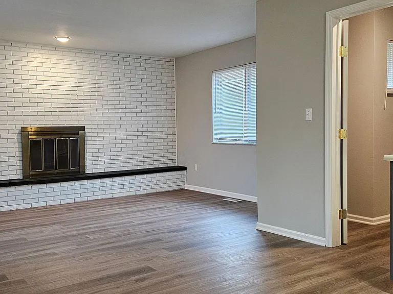 3030-3032 Creekview Circle — Photo 16