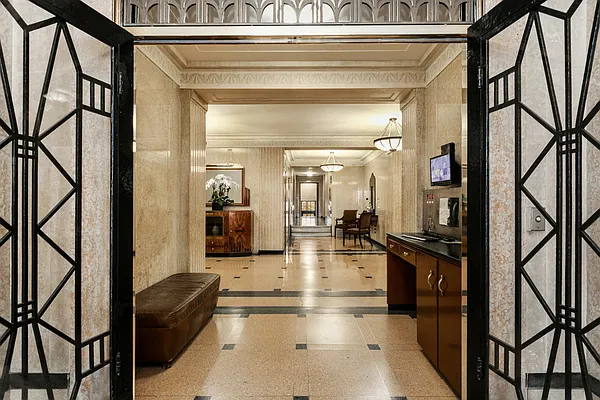 Sold by Compass | media 7