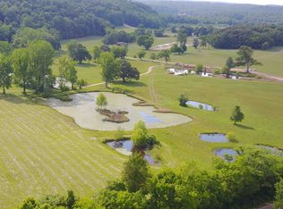 3301 Natural Bridge Rd, Waynesboro, TN 38485