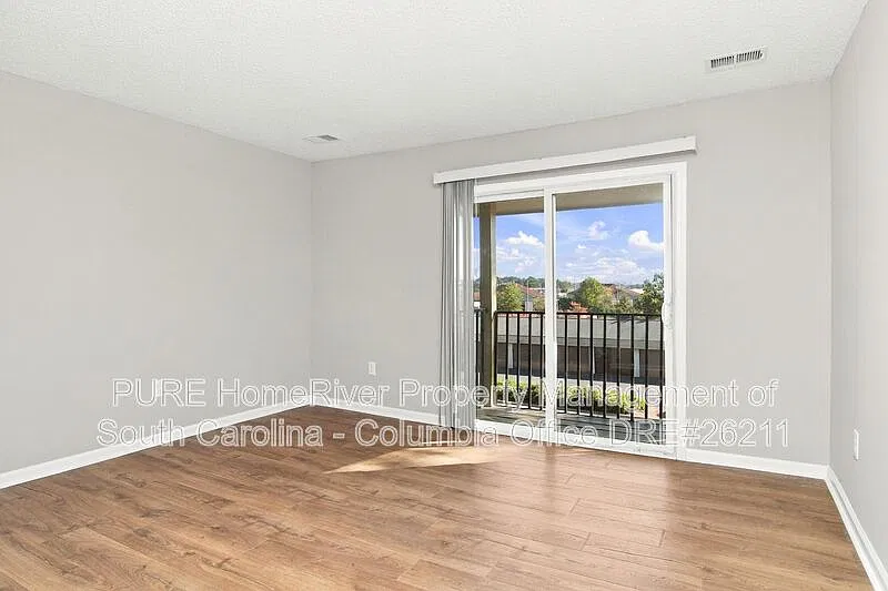 1 bed, 1.0 bath, 972 sqft, $1,075 — Photo 3