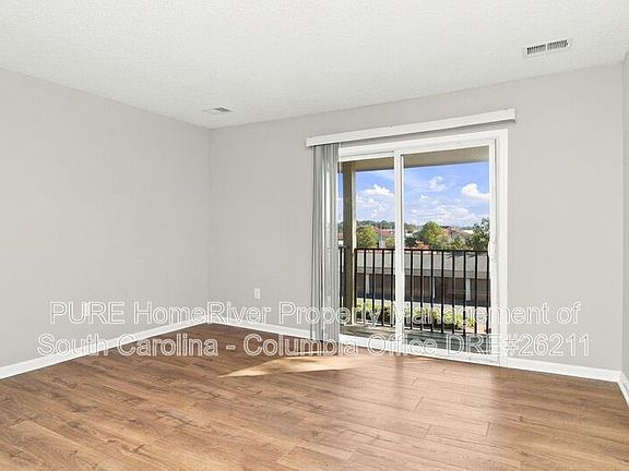 3rd image of 409 Old Manor Rd