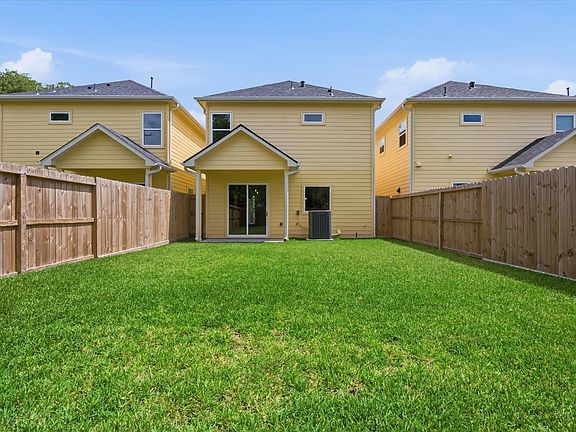 5th image of 2022 Wavell St