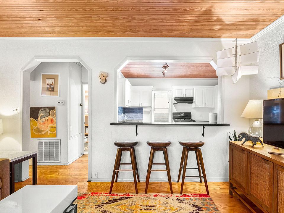 Living Room Facing Kitchen