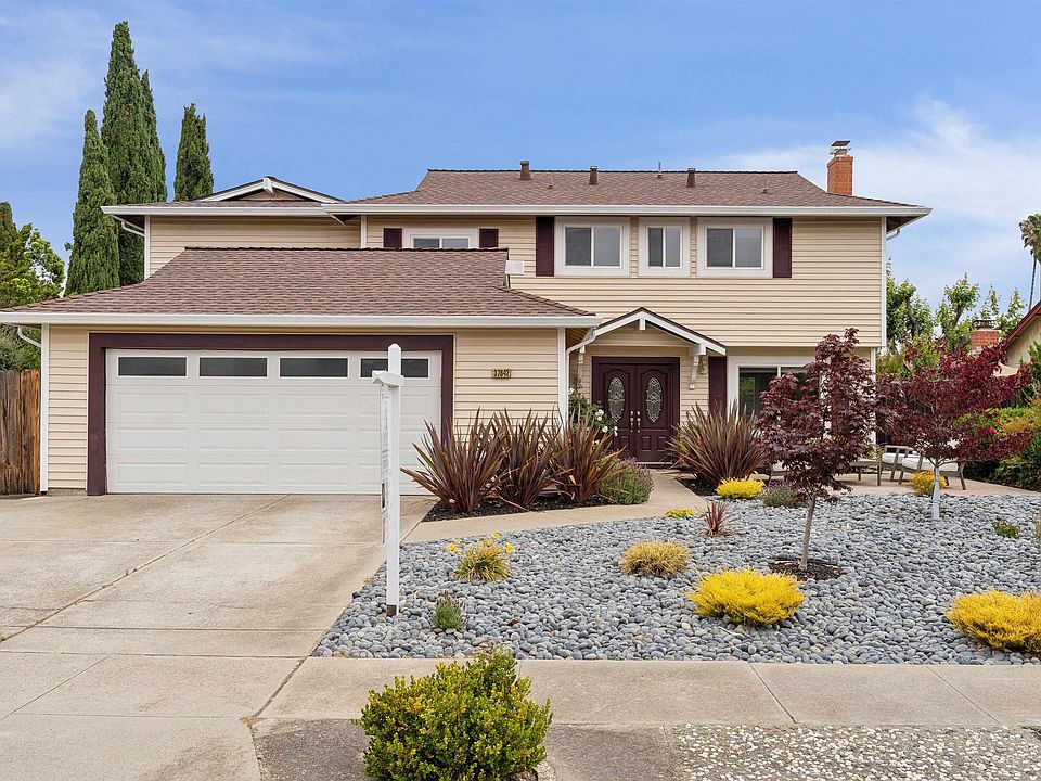 1st image of 37842 Dahlia Dr
