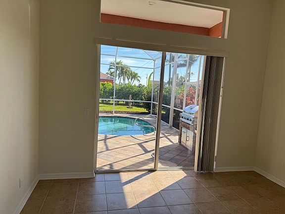 4th image of 4229 SW 14th Pl