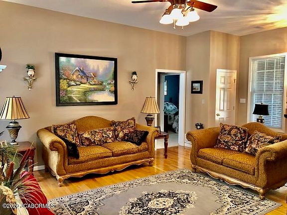 4th image of 3905 Carmel Dr