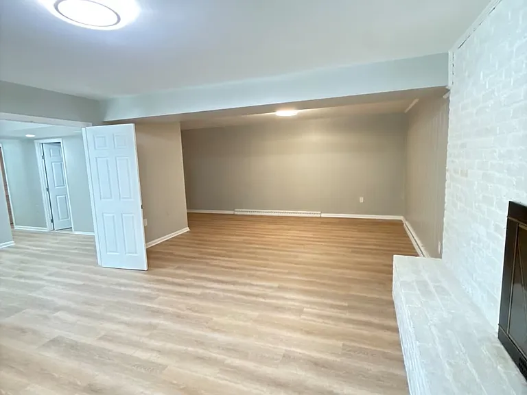 1260 Kenmore Dr — Photo 9