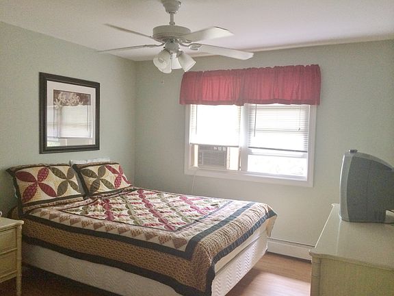 5th image of 62 Inez St