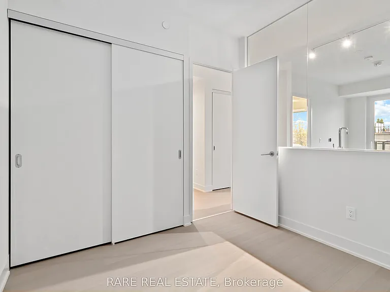 322 Dupont St #305 — Photo 13