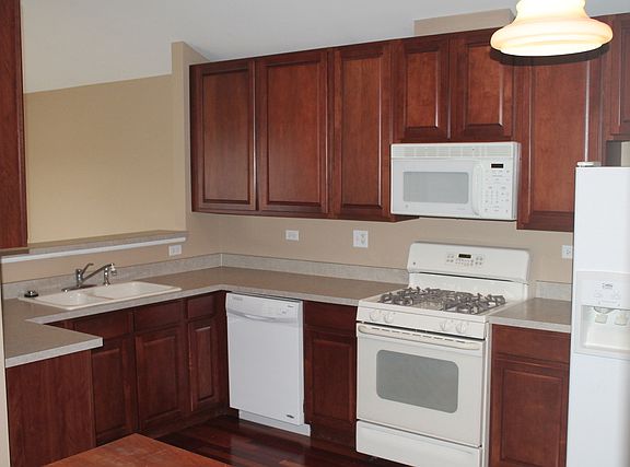 3rd image of 610 S Rosehall Ln #610