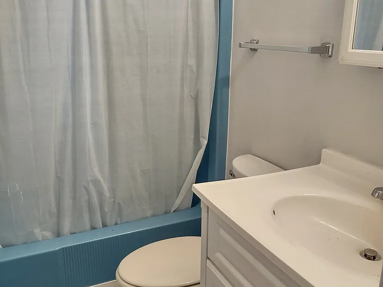 117 E Moore St — Photo 6