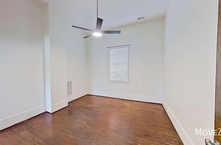 209 E Peace St #B — Photo 21