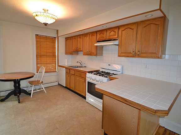 3rd image of 133 Hudson Ter APT A