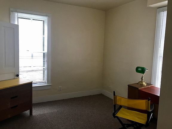 4th image of 533 Elizabeth St Room 2