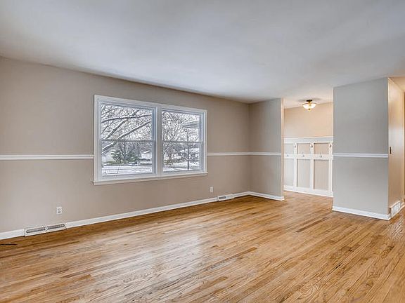 4th image of 1221 Edward Ave