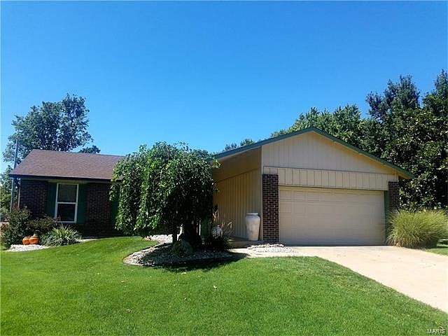 1st image of 584 Queen Ann Dr