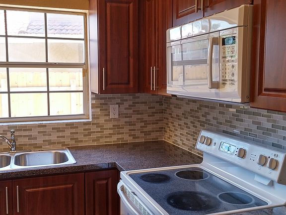 3rd image of 8285 NW 191st Ln