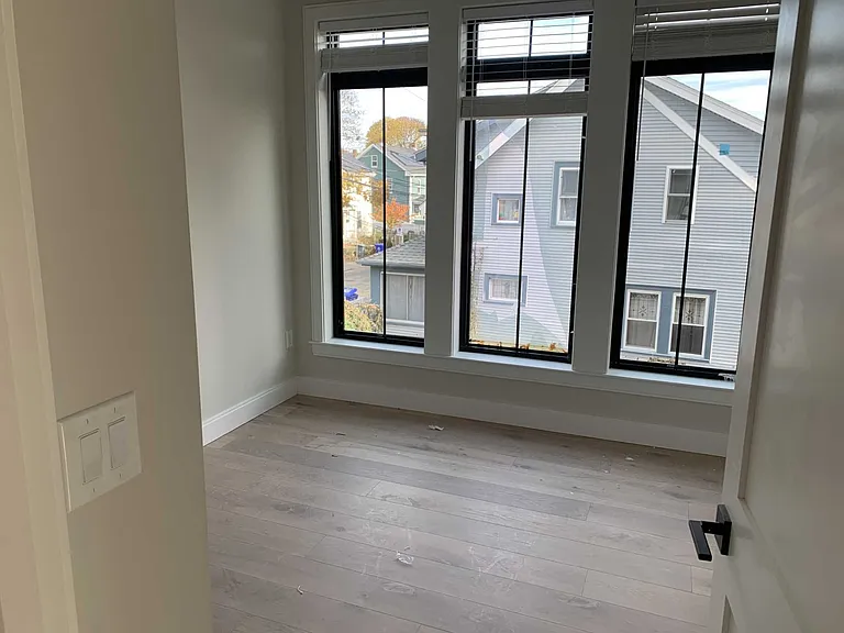 Everett St — Photo 13