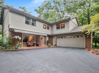 1276 Oakhampton Rd, Holland, MI 49424