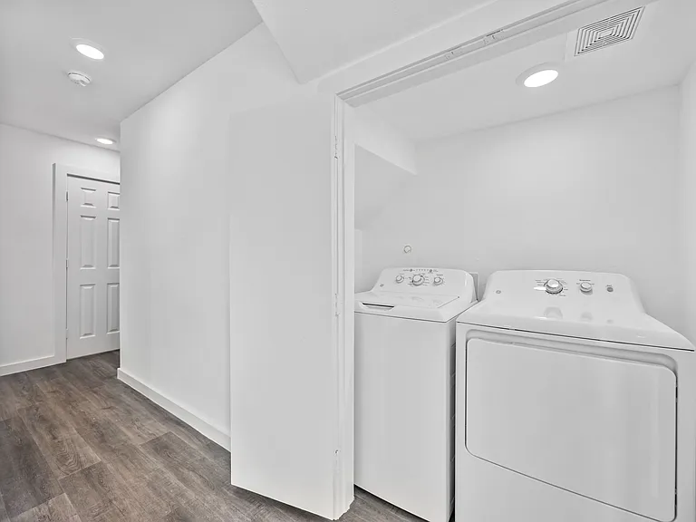 2320 Wavell St #B — Photo 15