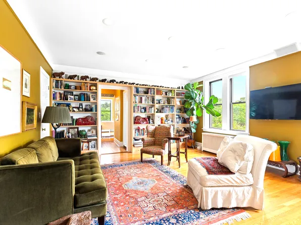 690 Riverside Drive 5E image 2 of 6