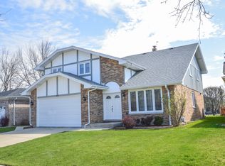 1455 Waverly Ave, Westchester, IL 60154