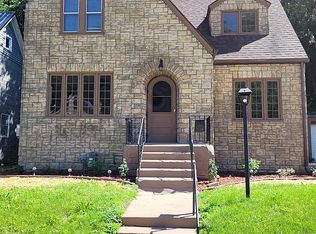 800 W Locust St, Dubuque, IA 52001