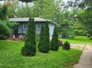 11242 Kentucky Rd, Papillion, NE 68133
