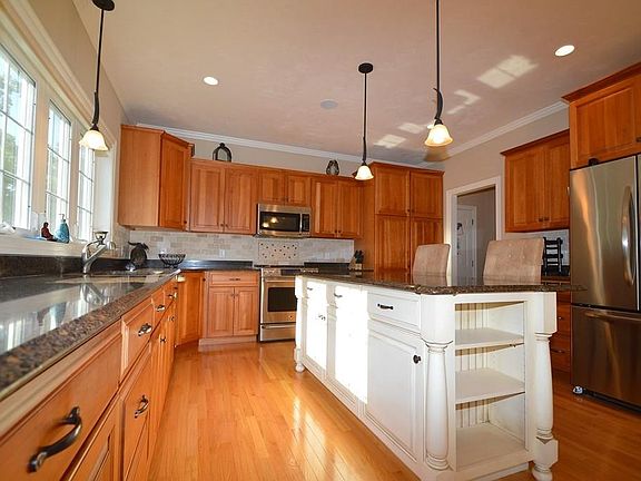 2nd image of 164 Oakhill Ave