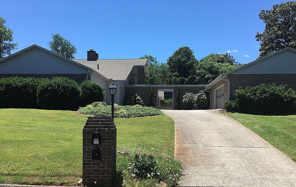 1st image of 317 Trossachs Ln