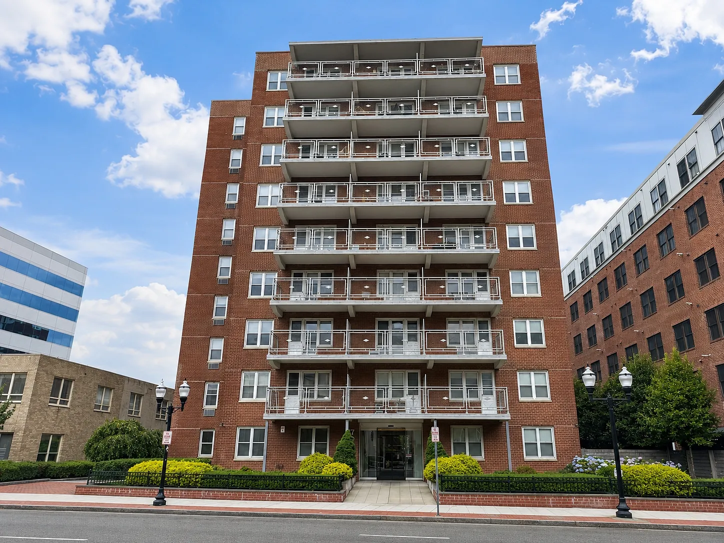 1 bed, 601 sqft, $2,100 — Photo 1
