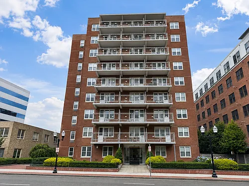 700 Summer St Photo 1
