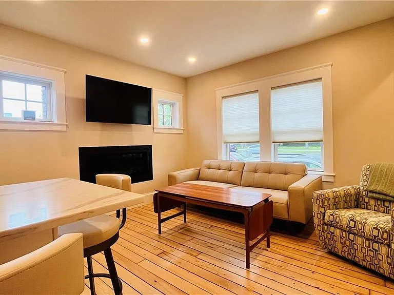 35 Memorial Blvd #1 — Photo 14